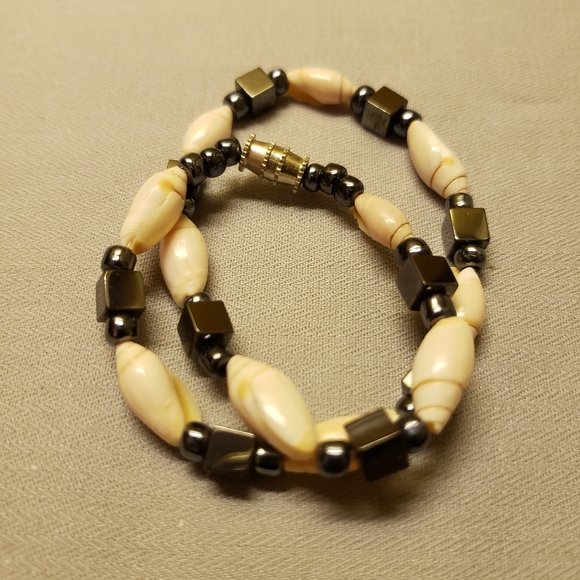 Wisconsin Monarch's Handcrafted Ankle Bracelet - Picture 3 of 3